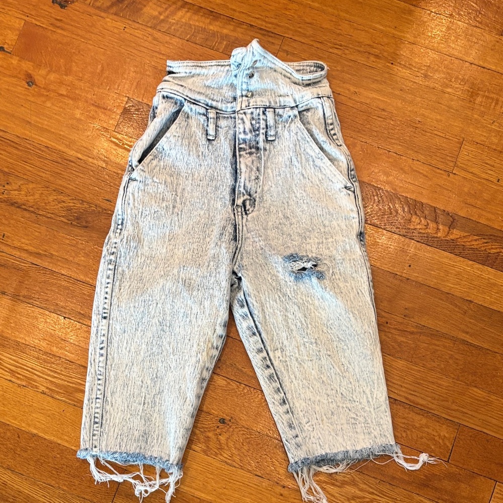 Traffic Light Wash Distressed High-Rise Boyfriend Jeans - Light Blue